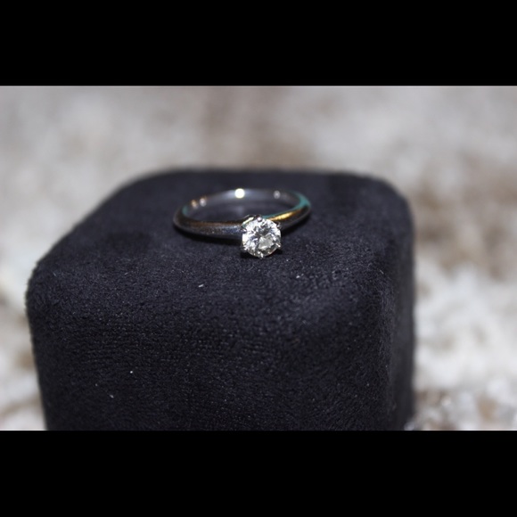 Tiffany&Co. Solitaire Platinum Ring VS1 H .45Ct💍 - Picture 4 of 7